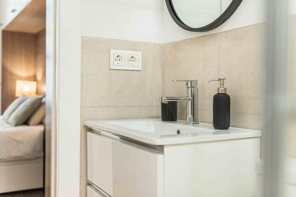 Eclectic & Elegant Apartment By Rems Málaga Esterno foto