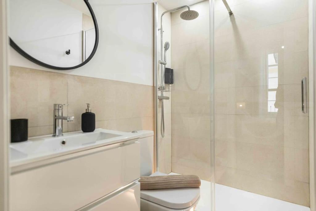 Eclectic & Elegant Apartment By Rems Málaga Esterno foto